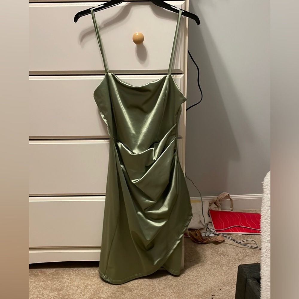 Super cute green Windsor dress, size small
